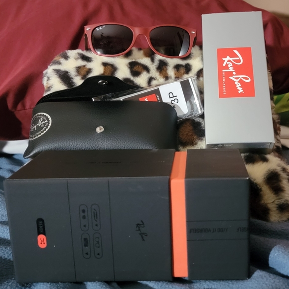 NIB Ray-Ban New Wayfarer Polarized - Picture 2 of 6